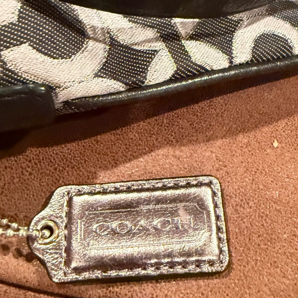 Vintage 2000's Authentic Coach Madison Crossbody Bag - Picture 5 of 6